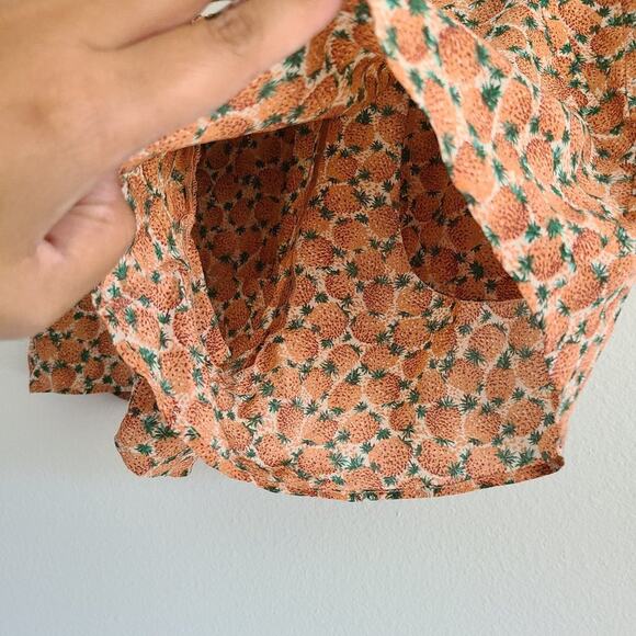 Joie Barnaby Orange Brown Green Pineapple Print Silk Shorts Size 4 - Picture 10 of 12